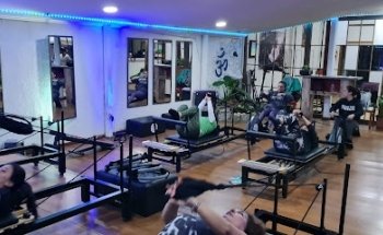 Cuerpo y alma pilates yoga