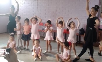 Academia Marisela Arias