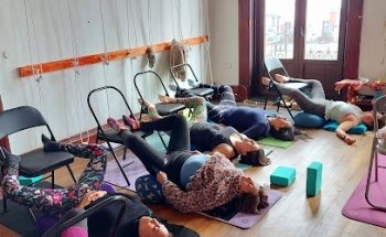 Ecoy - Escuela Contemporanea de Yoga y Terapias Complementarias