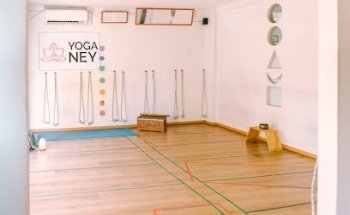 Nueva Escuela De Yoga