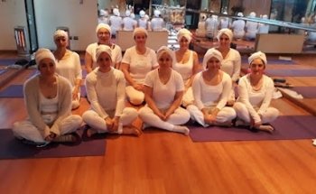 academia dharma yoga chile
