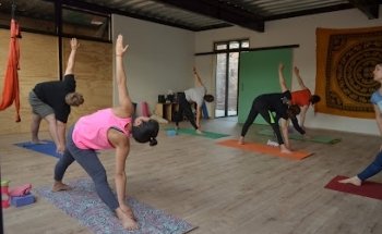 Hari Om Studio Yoga