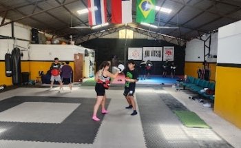 Academia Choquestyle