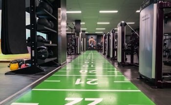 Fair Fitness Næstved, Jernbanegade