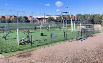 Latokartanon ulkotreenitelineet