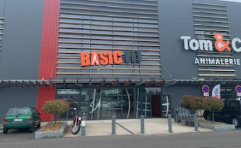 Basic-Fit Coignieres Rue des Freres Lumieres