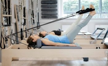 b-Well Pilates Reformer