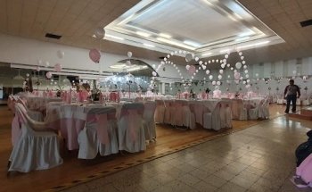 Salon de los Espejos