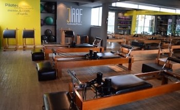 Jiraf Authentic Pilates