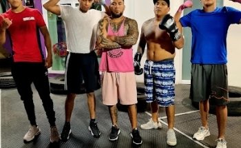 ACADEMIA PUÑOS DE ACERO