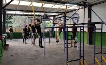HIDDEN BARS, Gimnasio de Calistenia y Funcional