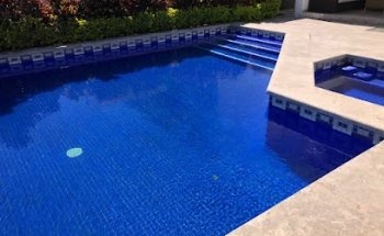 SERVICIO DE LIMPIEZA DE ALBERCAS LOAIZA