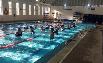 Escuela de natación constituyentes de 1917