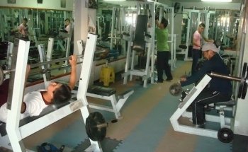 GYM . GIMNASIO : BULLGYM. (Acondicionamiento físico).