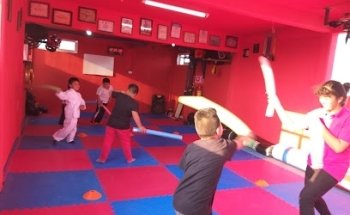 Dragones y muay thai