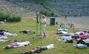 Feel The Vibes - Gong, Yoga & Meditation