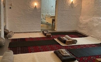 Yoga Guru-Studio & Fascia Care treatment