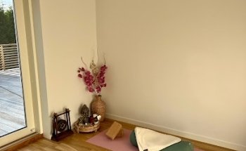 InCare of You • Hud & Yoga