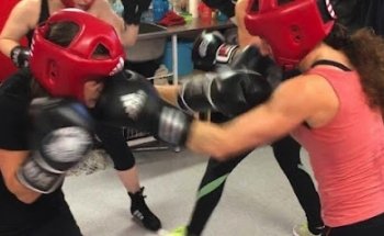 Kombox – böcker och boxning