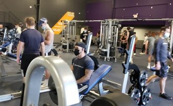 Crunch Fitness - Amityville