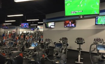 Crunch Fitness - San Dimas