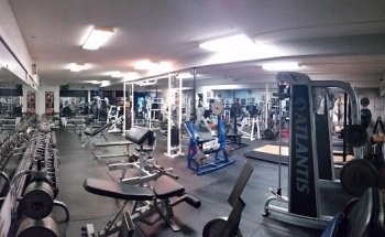 24 hour Fitness Zone gym.