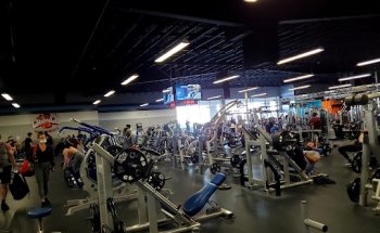 Crunch Fitness - Fountain Valley