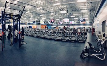 Crunch Fitness - Deltona