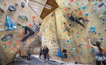 Hangar 18 Indoor Climbing Gym - South Bay