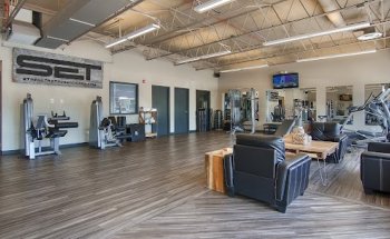 The SET Fitness Strength and Endurance Training