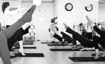 KalamazooBarre @KalamazooBackyardYogis