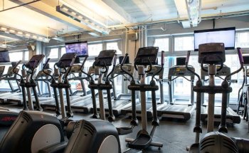 Crunch Fitness - 38th Street