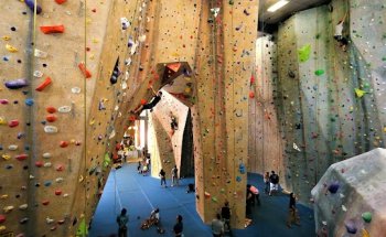 Upper Limits Rock Climbing Gym - Maryland Heights