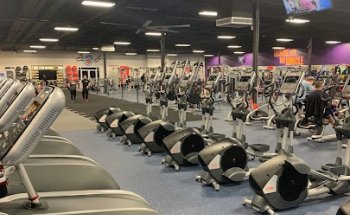 Crunch Fitness - Midland