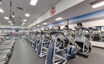 Crunch Fitness - Naples