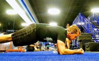 Crunch Fitness - Vista