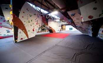 Vertical Endeavors–Twin Cities Bouldering