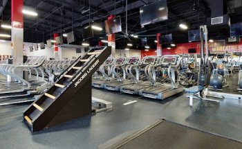 Crunch Fitness - Stockton