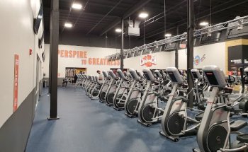 Crunch Fitness - Topeka