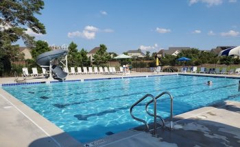 Sunset Bluffs Aquatic Center
