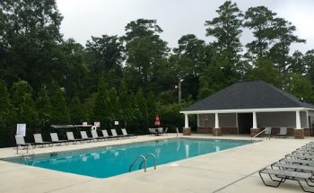 Lynnwood Highlands Community Pool