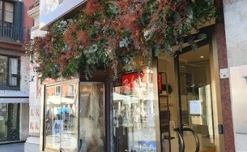 Con Flores Y A Lo Loco