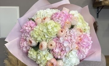 The Rose Flower Shop In Marbella