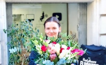 FLORSTER: Flores a domicilio en bici con video en Barcelona