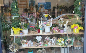 Esho Funi floral designer
