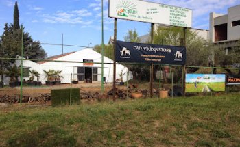 Can Vikings Store, productes i serveis per a animals de companyia.