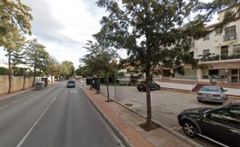 Esta clínica ya no existe. En este local hay ahora otra clínica veterinaria ANIMAL TRUST