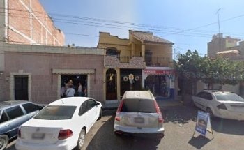 La Casa de las Mascotas (El Gallero)