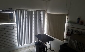 CLÍNICA VETERINARÍA LA HUELLA