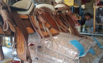 Granero y Veterinaria AVELAR